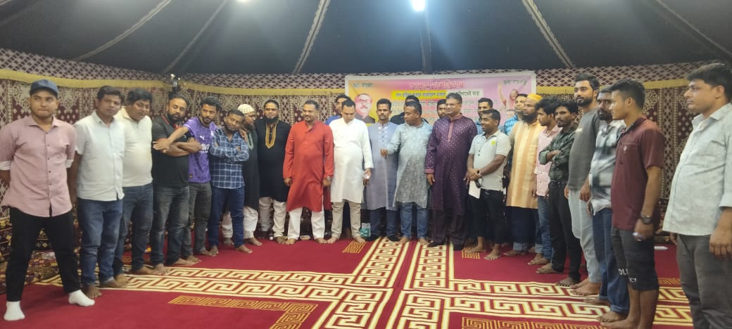 গোপালগঞ্জে গন  হত্যার প্রতিবাদে  রিয়াদস্হ চাঁদপুর জেলা আওয়ামী  যুবলীগ আয়োজিত প্রতিবাদ সভা ও আলোচনা সভা  করা হয়।