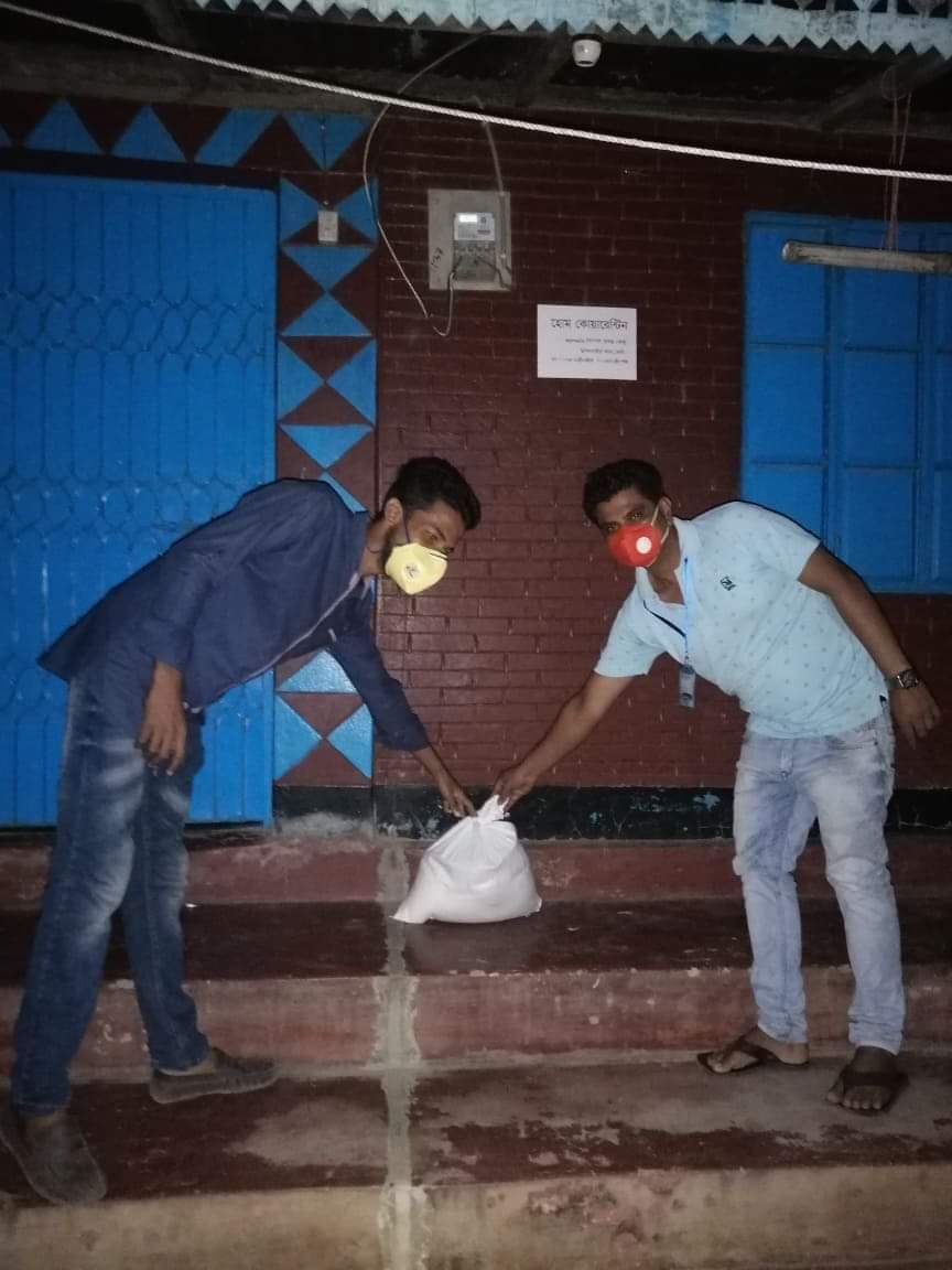 অসহায় মানুষের সেবার জন্য সর্বক্ষণ নিজেকে মাঠে রেখেছেন শেখ আনোয়ার করিম মেম্বার।