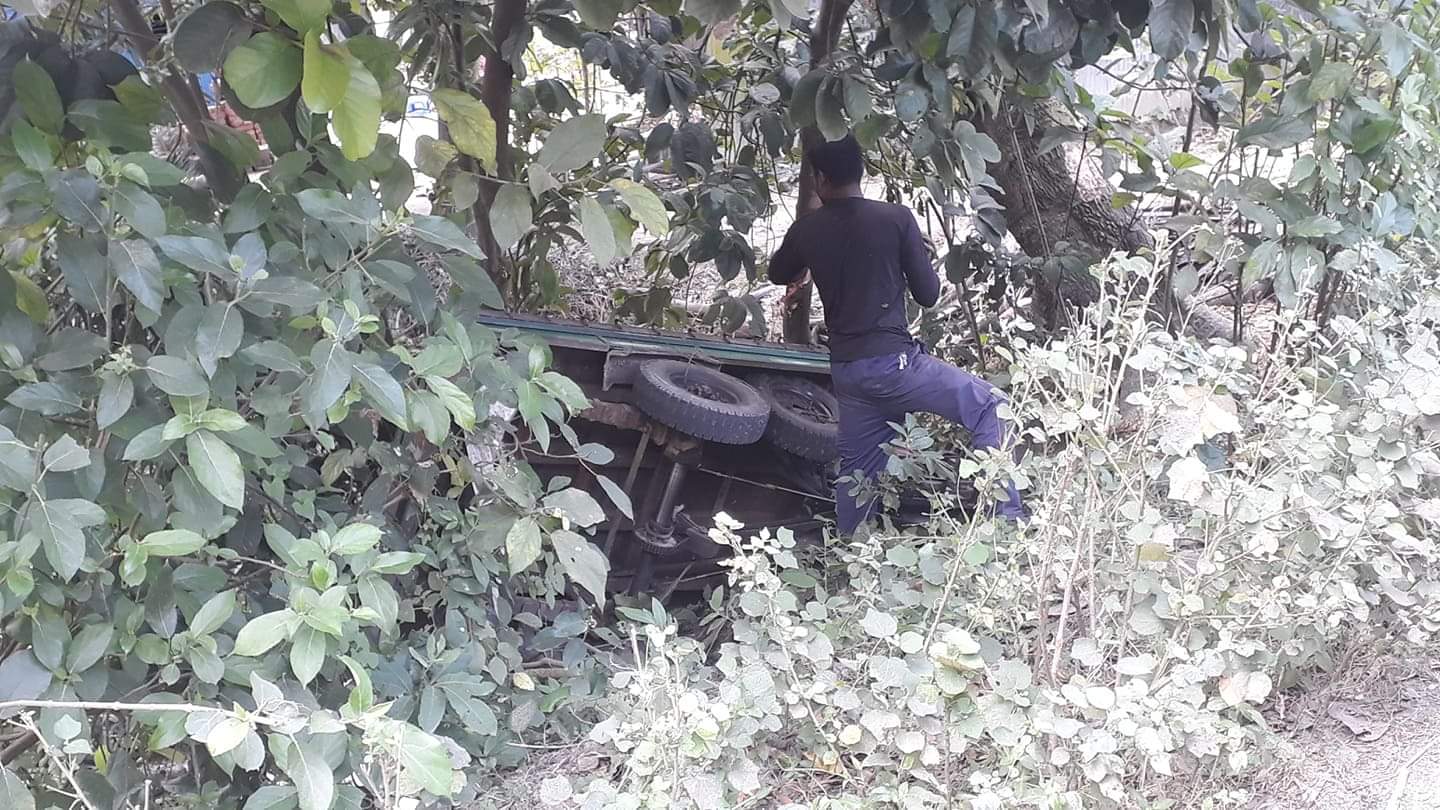 টেকেরহাট গোপালগঞ্জ রোডে সড়ক দুর্ঘটনা।