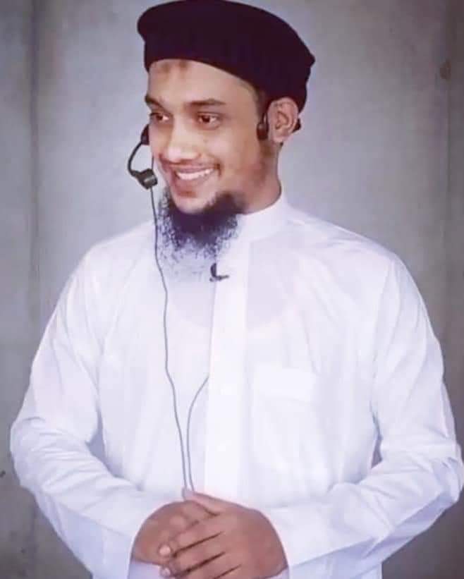 আবু ত্ব-হার স্ত্রীর চোখে ঘুম নেই কেউ সাহায্য করতেছে না।