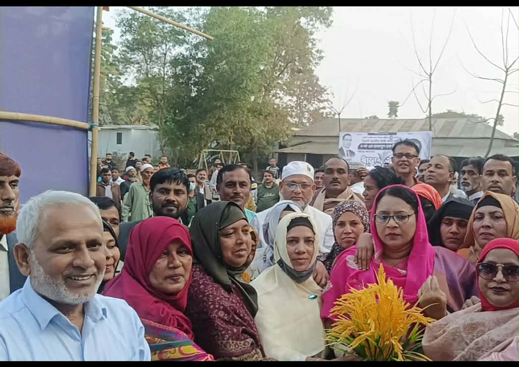 বিভিন্ন প্রতিশ্রুতি দিয়ে পূবাইলে জনসভা  ও  উঠান বৈঠক