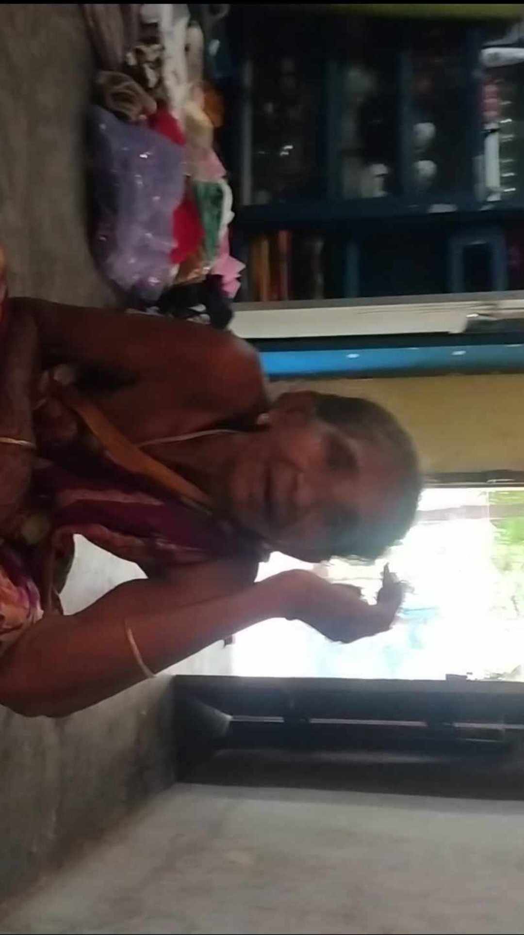 রাজৈরে বাজিতপুর ইউনিয়নের গঙ্গাবর্দি গ্রামে লুটপাটের ঘটনা ঘটেছে।