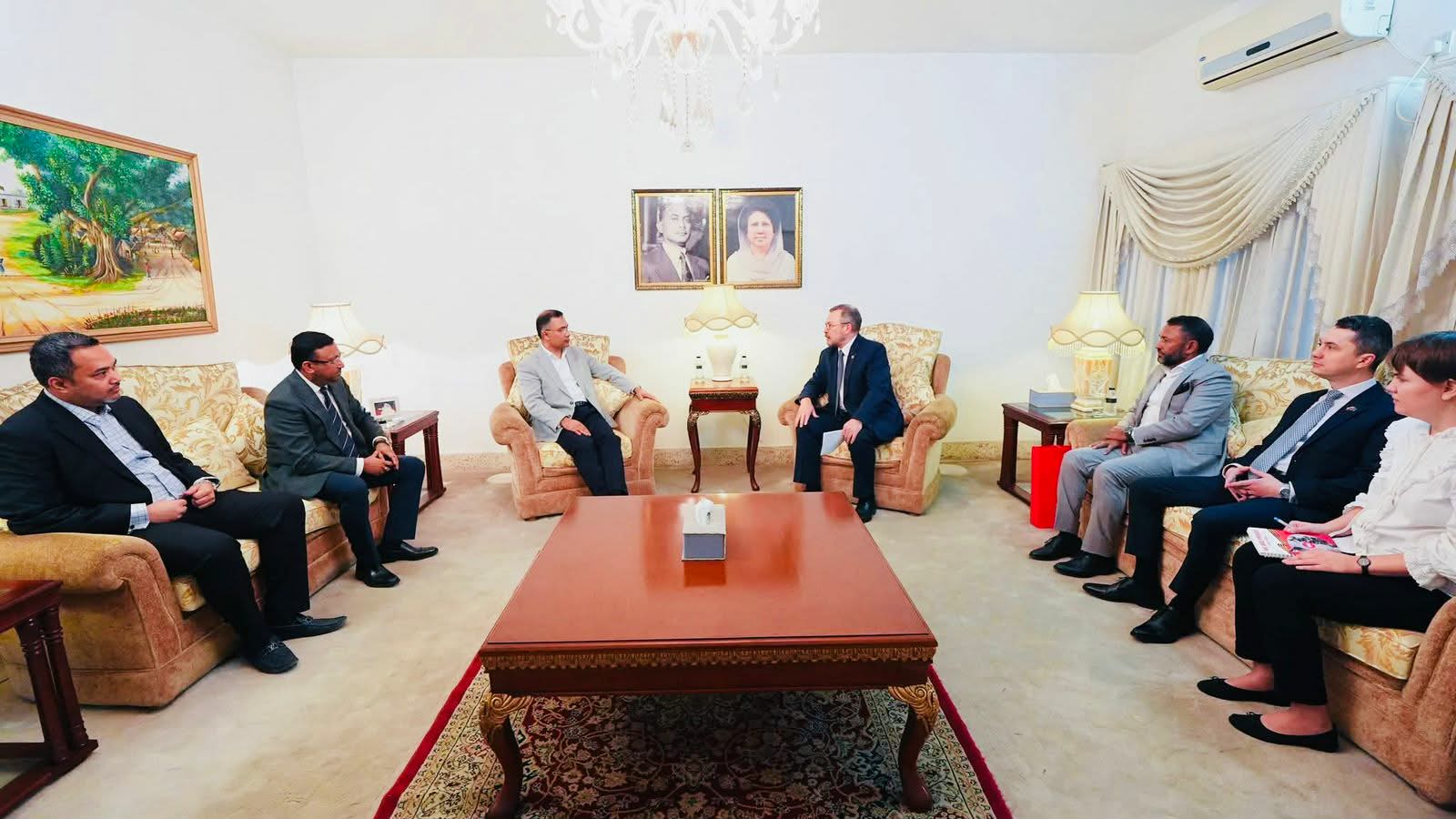 বিএনপি চেয়ারম্যান তারেক রহমানের সঙ্গে রাশিয়ার রাষ্ট্রদূত ও মিয়া সাত্তারের সৌজন্য সাক্ষাৎ