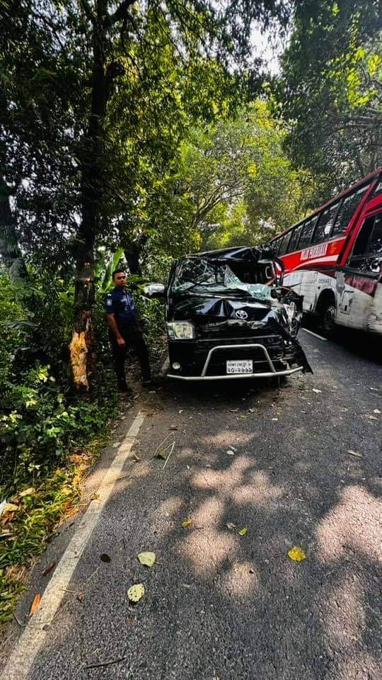 মাদারীপুরে সড়ক দুর্ঘটনার কবলে চিত্রনায়ক রুবেল