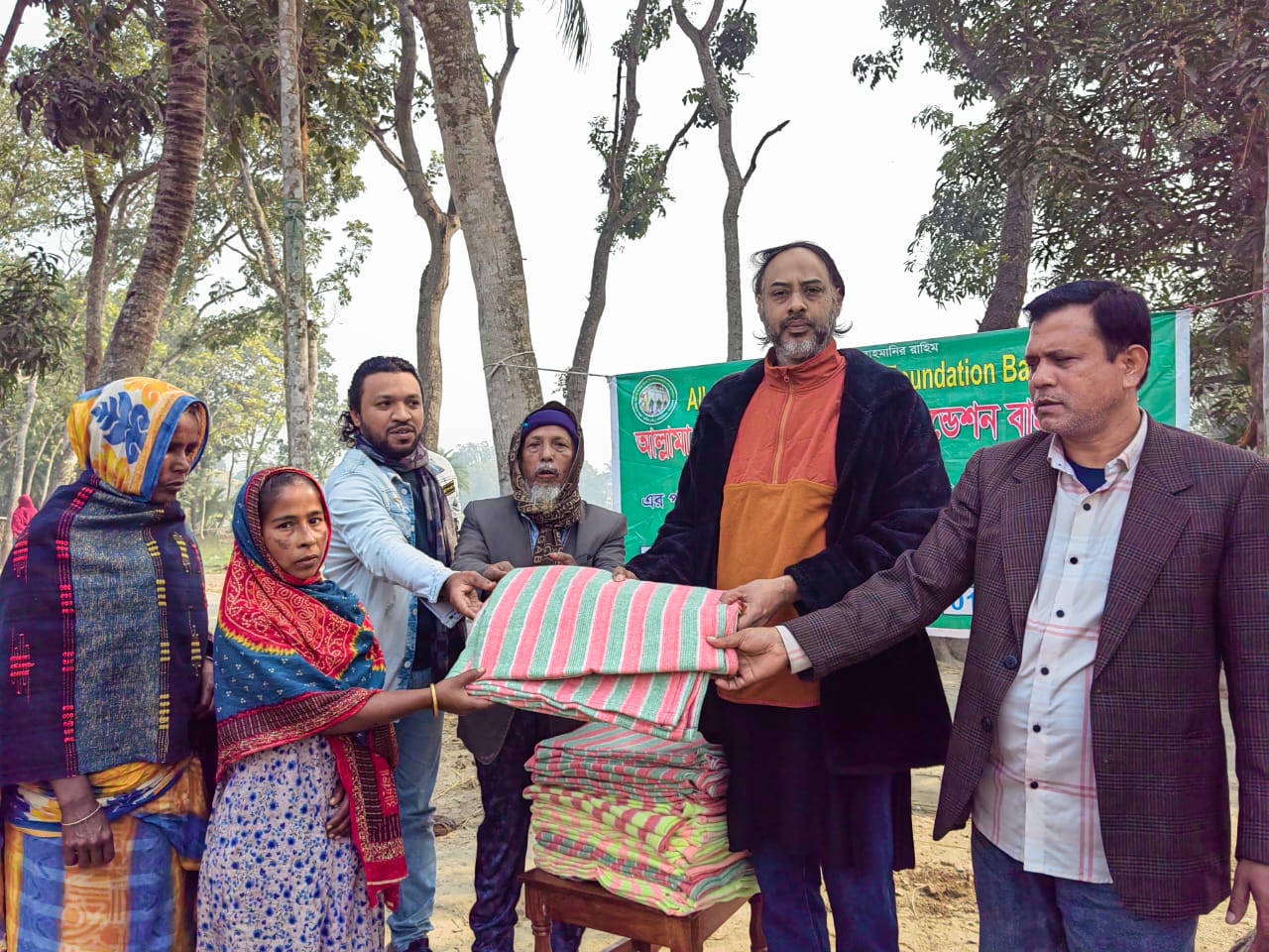 উত্তরবঙ্গে আরাফ বাংলাদেশের মানবিক উদ্যোগ: পাবনায় শতাধিক শীতার্ত মানুষের মাঝে কম্বল বিতরণ