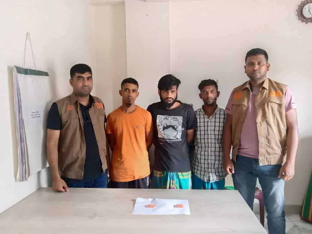 কেরানীগঞ্জ মডেল ও দক্ষিন কেরানীগঞ্জ থানা এলাকায় পৃথক পৃথক অভিযান ২৭০ পিস ইয়াবা ট্যাবলেটসহ আটক-৩