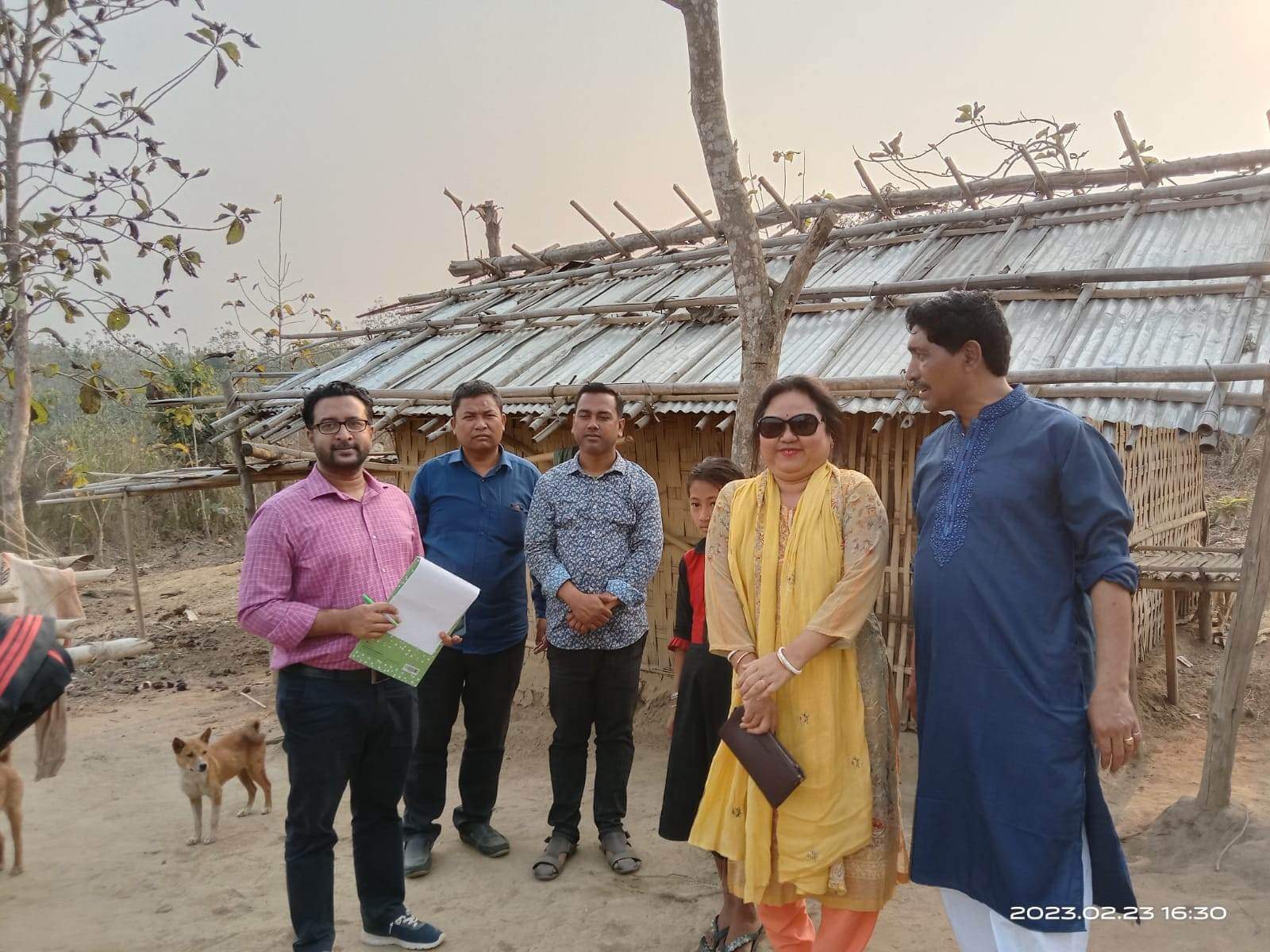 গুইমারায় ভূমিহীনদের খোঁজে অভিনব কৌশলে ইউএনও