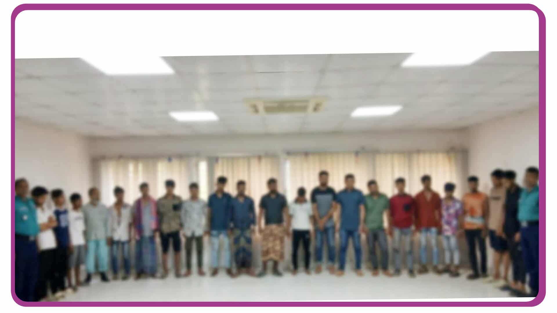 রাজধানী শেরেবাংলা নগর থানা পুলিশ অভিযানে ১৮ মামলার আসামি রেজাউল ইসলাম হৃদয়সহ আটক-২১ ।