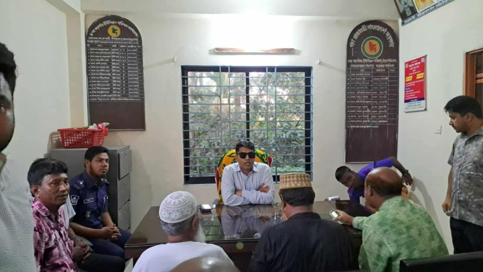 ঠাকুরগাঁওয়ে চেয়ারম্যানের রুমে তালা দিলেন বিএনপি নেতা-কর্মীরা