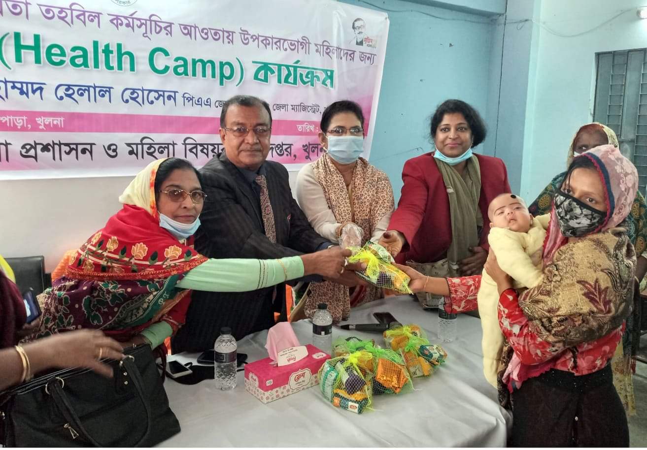 কর্মজীবী ল্যাকটেটিং মহিলাদের বিনামূল্যে স্বাস্থ্যসেবা প্রদান ও উপকরণ বিতরণ।