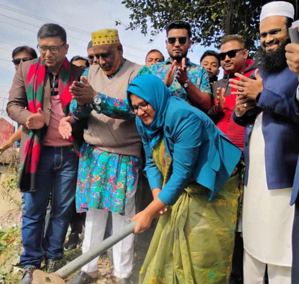 বড়াইগ্রামে বড়াল নদী পূর্ন খনন কাজের শুভ উদ্বোধন