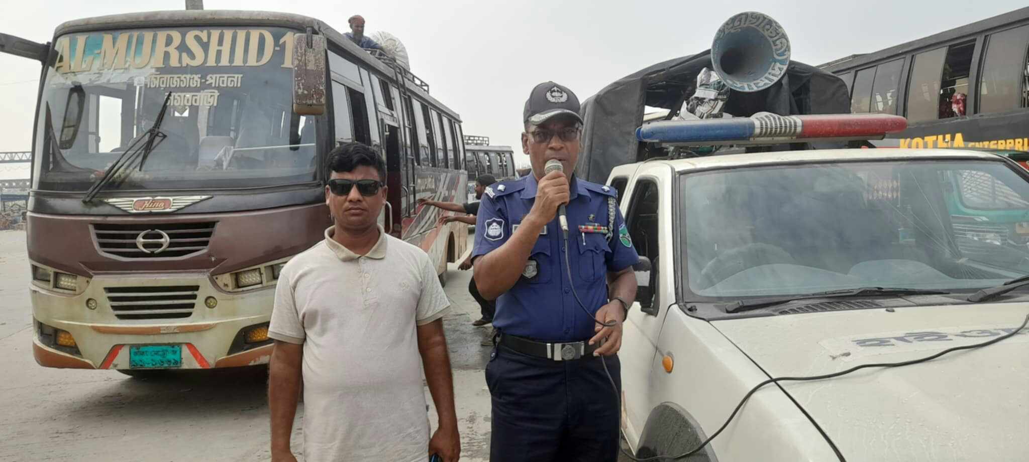 থ্রি-হুইলার বন্ধে হাইওয়ে ওসির মাইকিং