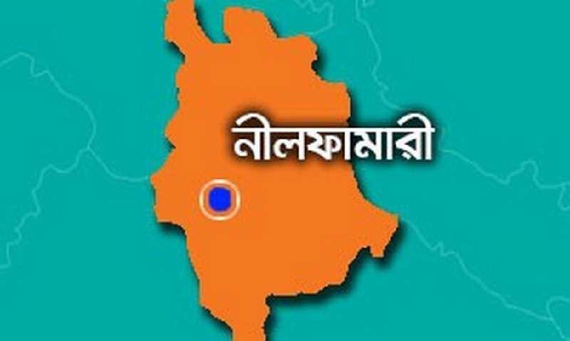 নীলফামারীতে বাঁশ কাটাকে কেন্দ্র করে ব্যবসা প্রতিষ্টান ভাঙচুর  চাচার হাতে ভাতিজা যখম।