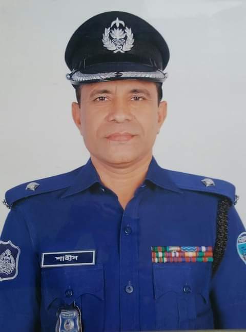 ঘোপাল বাসীকে শান্তিতে রাখতে নিরলস পরিশ্রম করে যাচ্ছেন   ঘোপাল তদন্ত  কেন্দ্রের  ইনচার্জ শাহীন মিঞা।