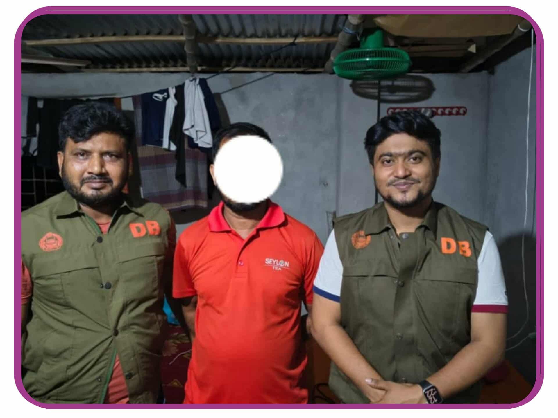 যশোর ডিবি পুলিশ অভিযানে ৫ টি মামলার ওয়ারেন্ট ভুক্ত আসামি আটক।
