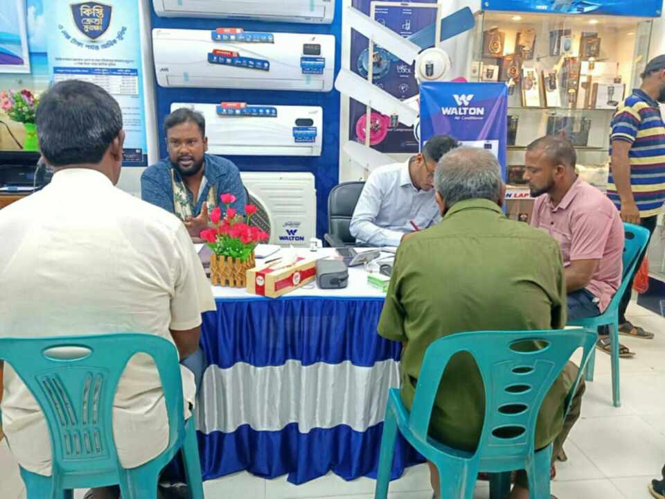 সলঙ্গায় ফ্রি মেডিকেল ক্যাম্প অনুষ্ঠিত।