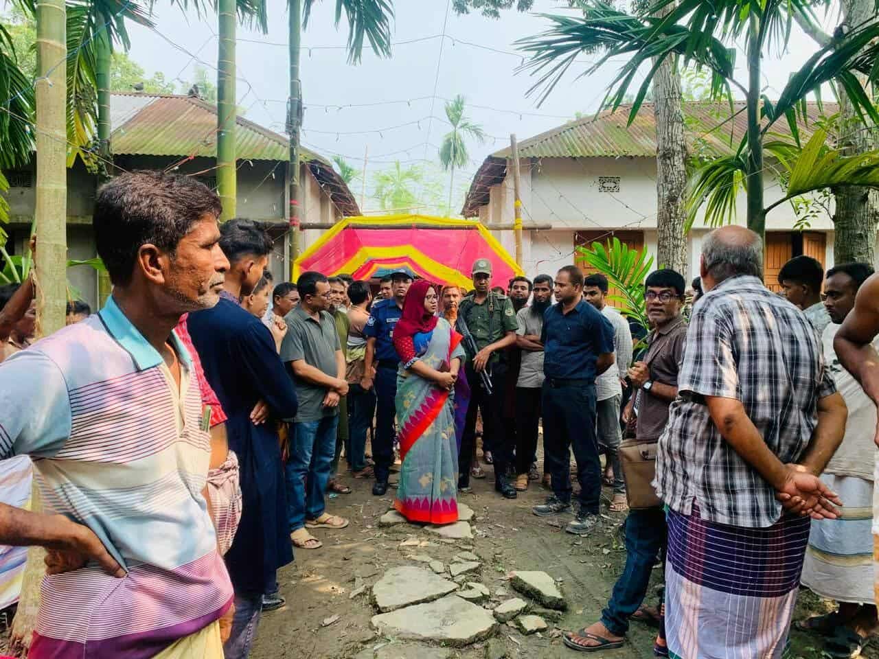 বড়াইগ্রামে বৃক্ষরোপণ ও বাল্যবিবাহ প্রতিরোধে অভিযান ।