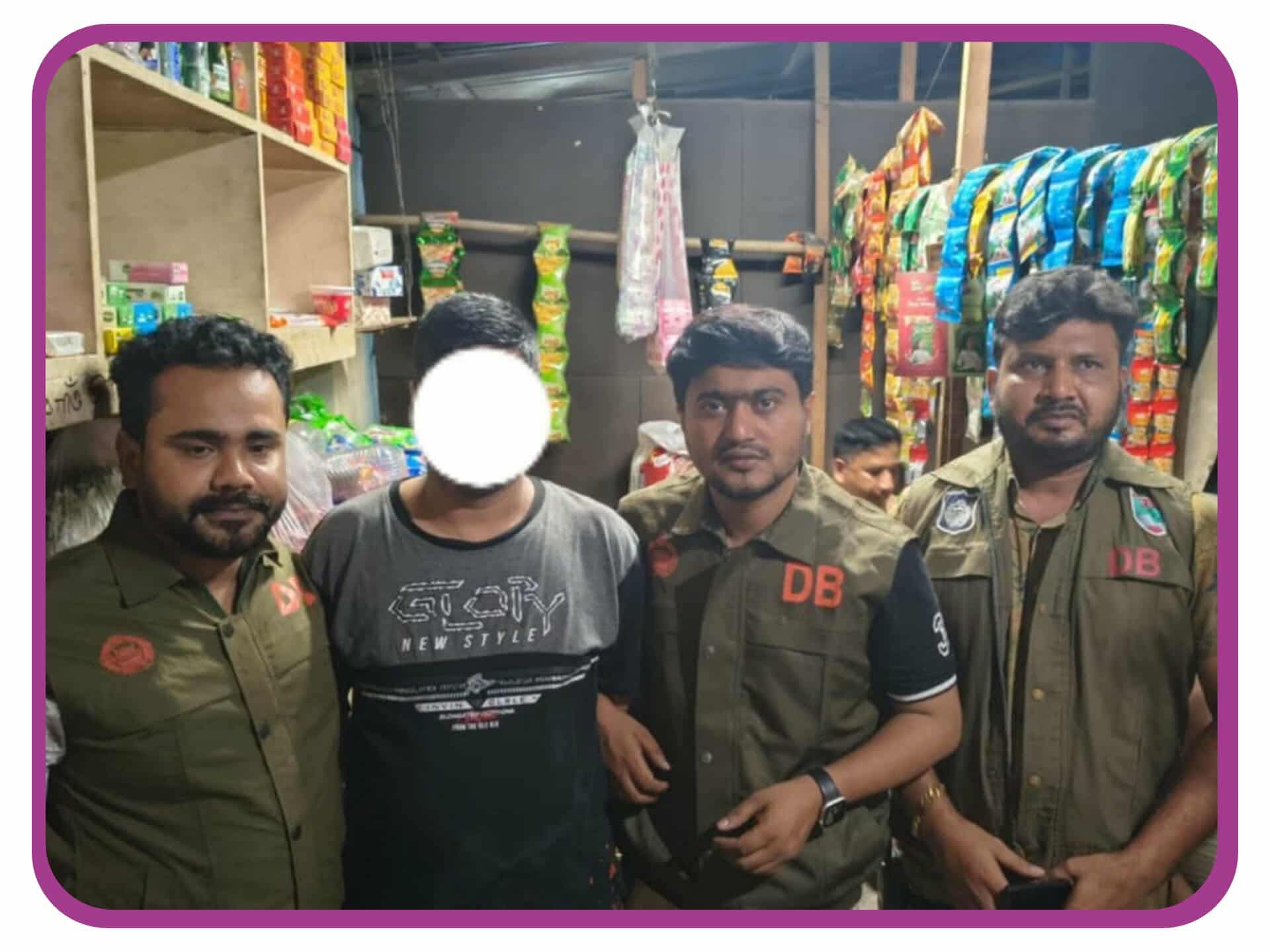 এজাহারনামীয় আসামী জেলা যুবদলের বহিষ্কৃত প্রচার সম্পাদককে গ্রেফতার করেছে যশোর ডিবি পুলিশ ।